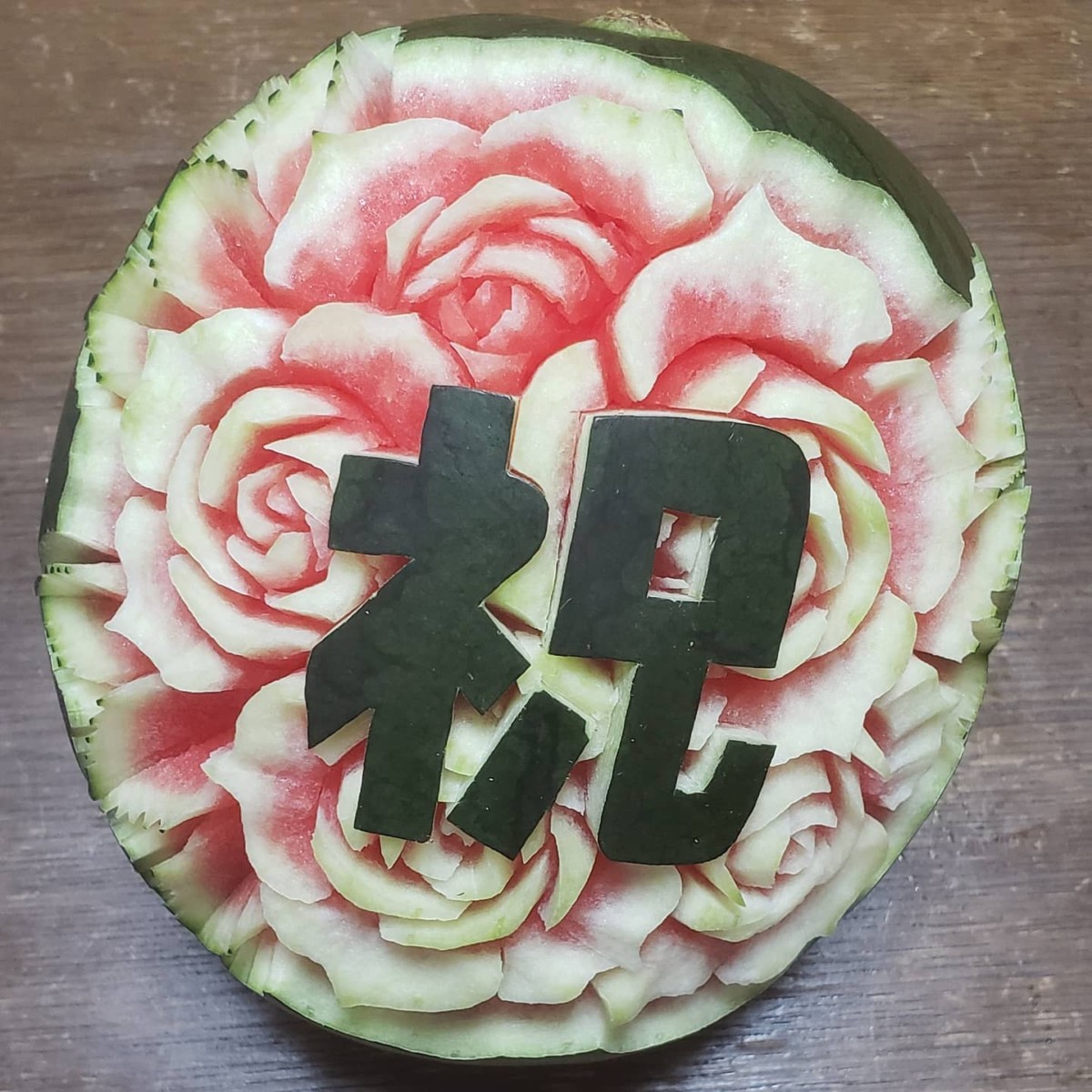 スイカで愛する奥さんが作りました。天才や️もうすぐお兄さん帰ってくる～楽しみや️本日は一応でましたが、風で東に行けず西回りを色々ためしましたが、ゲキチンで超早じまいでした。せっかく楽しみに来て頂いたお客様、すいません優しい人ばっかりで良かった～また来ます言ってくれたわ～😀助かった空席状況19日太刀魚便  イカ釣り便20日太刀魚便　　青物ジグ便 イカ釣り便21日太刀魚便　2号挺太刀魚便24日太刀魚便　2号挺何でもいけます25日太刀魚便　2号挺何でもいけます26日太刀魚便27日太刀魚後6　2号挺28日太刀魚便　　2号挺️キングバトルに参加される方、朗報です～25日バトル参加者3名26日バトル参加者15名27日バトル参加者2名セミファイナルに行けるチャンスですよ～️初心者様大歓迎️メチャクチャ敷居の低い釣り船の海蓮丸️レンタルタックル1500円であります。クーラーバッグだけ持ってきてね。09015904461船長戸田迄お願いいたします#初心者様大歓迎#釣りの楽しさ伝えますよ#海蓮丸#明石#釣り船#明石タコ#タコ釣り#漁師直送海蓮丸#明石から大阪迄明石の昼網活魚を配達してます#漁師寿司海蓮丸明石店#漁師寿司海蓮丸神戸店#明石昼網直売所#活きエサの販売もあるよ#明石焼きも売ってるよ#魚料理教室#料理教室#フィッシングマックス#ぐるぐるさんまパープル#アングラーズ#まるは釣具 #大藤つり具#フィッシングエイト#放流 #未来の為に#豊かな海へ @ 海蓮丸#つりぐのブンブン#ハピソン